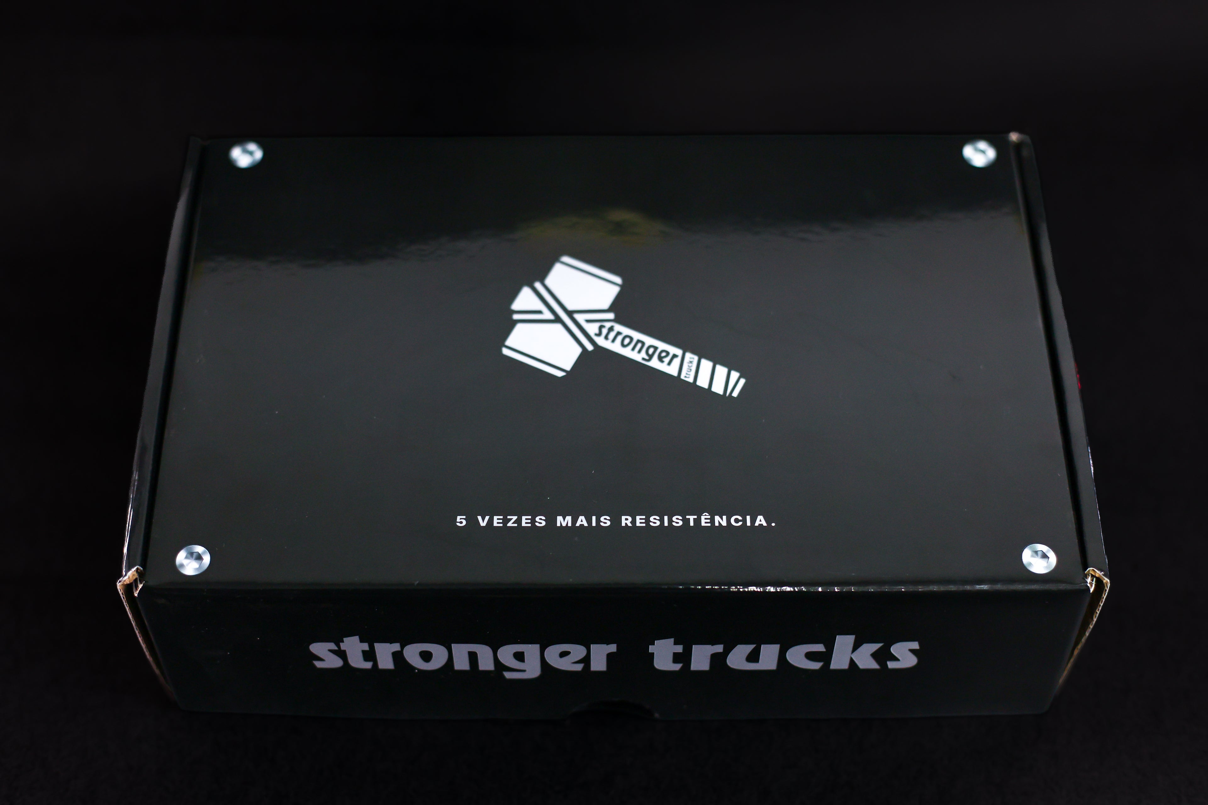 STRONGER TRUCKS POLISHED HOLLOW AXLE + FREE CAP