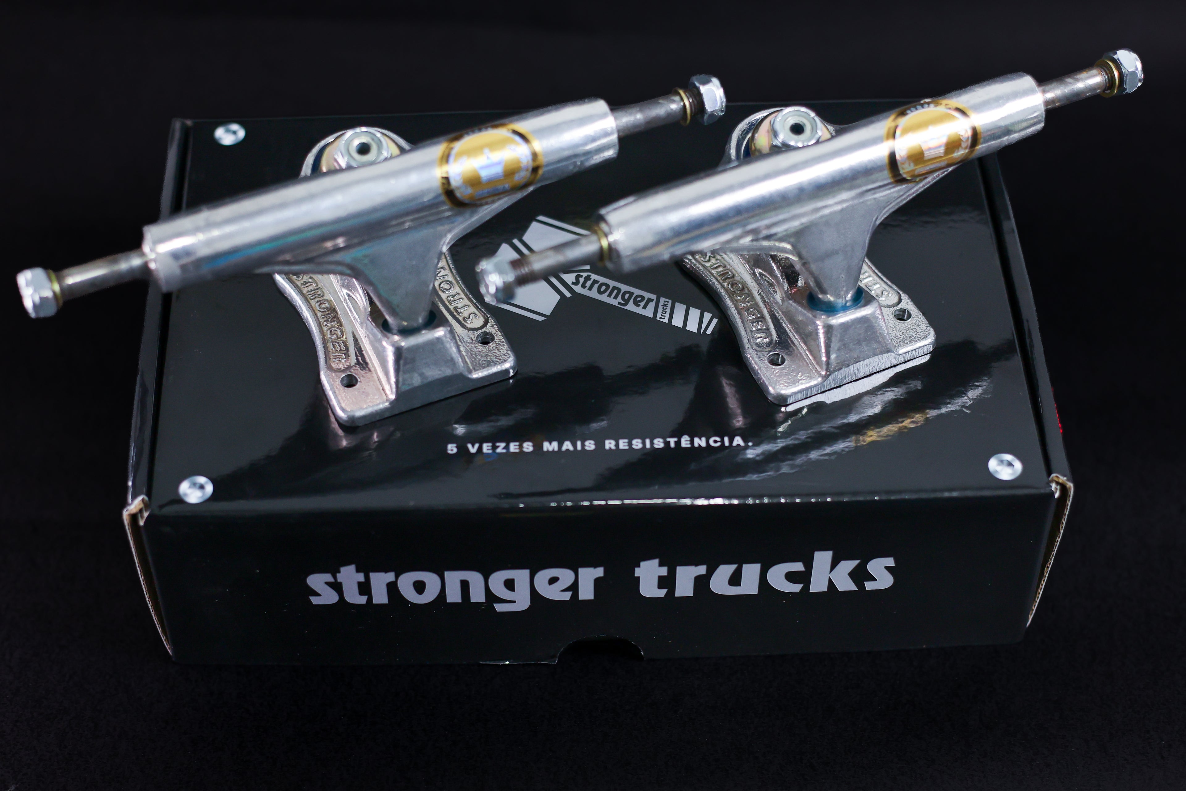 STRONGER TRUCKS POLISHED HOLLOW AXLE + FREE CAP