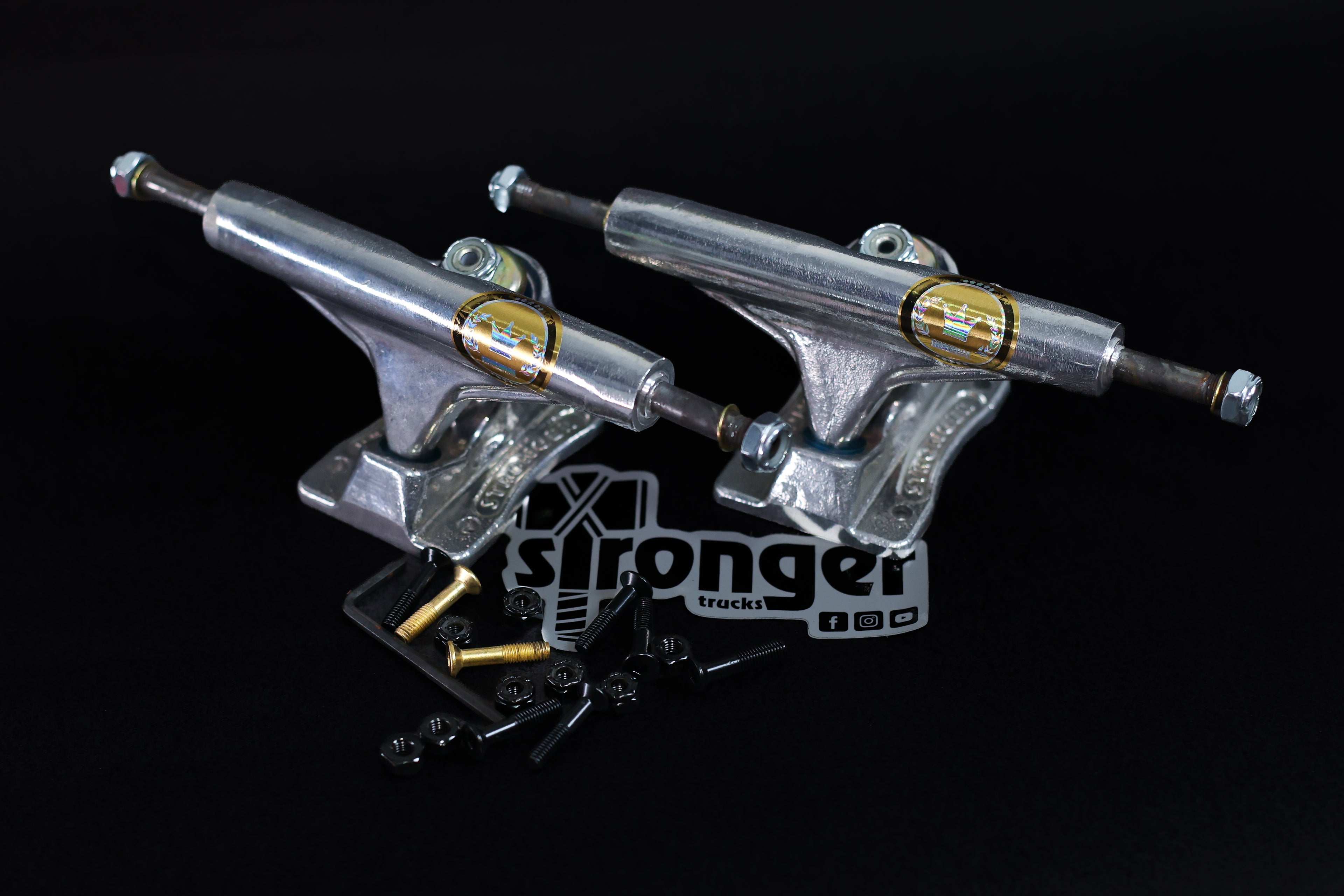 STRONGER TRUCKS POLISHED HOLLOW AXLE + FREE CAP