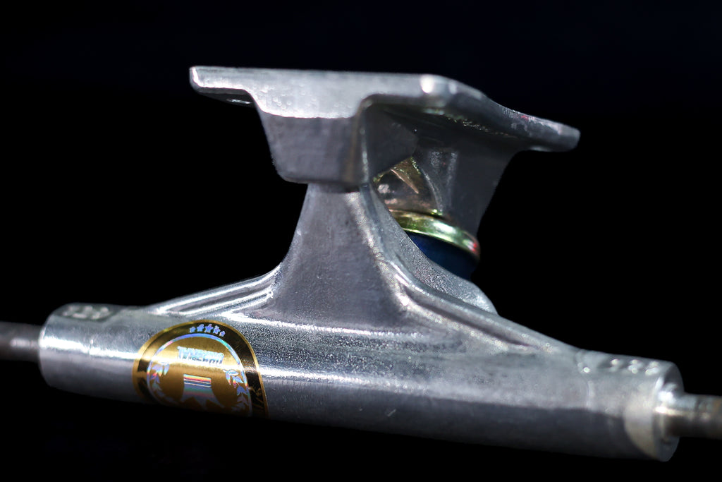STRONGER TRUCKS POLISHED HOLLOW AXLE + FREE CAP