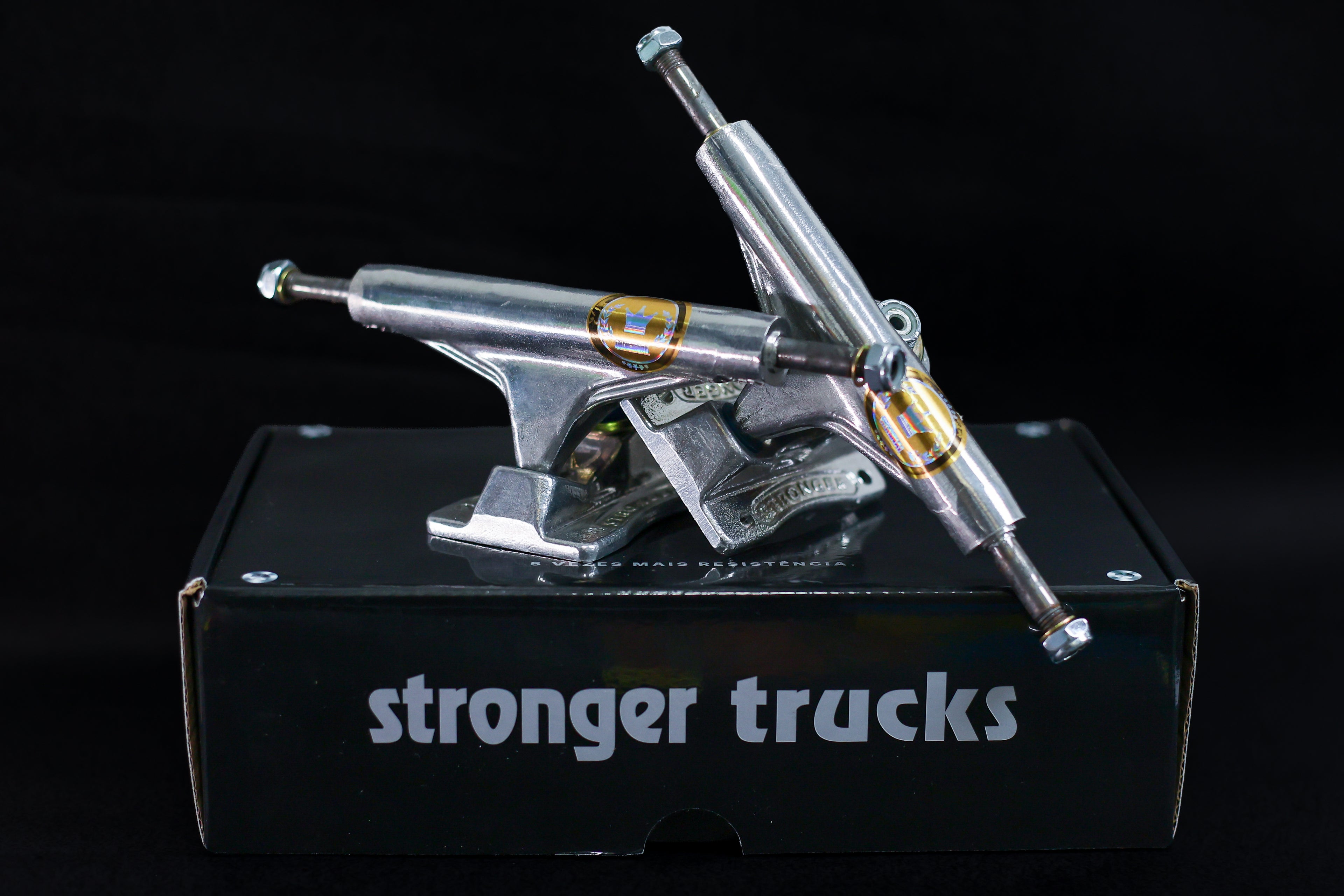 STRONGER TRUCKS POLISHED HOLLOW AXLE + FREE CAP